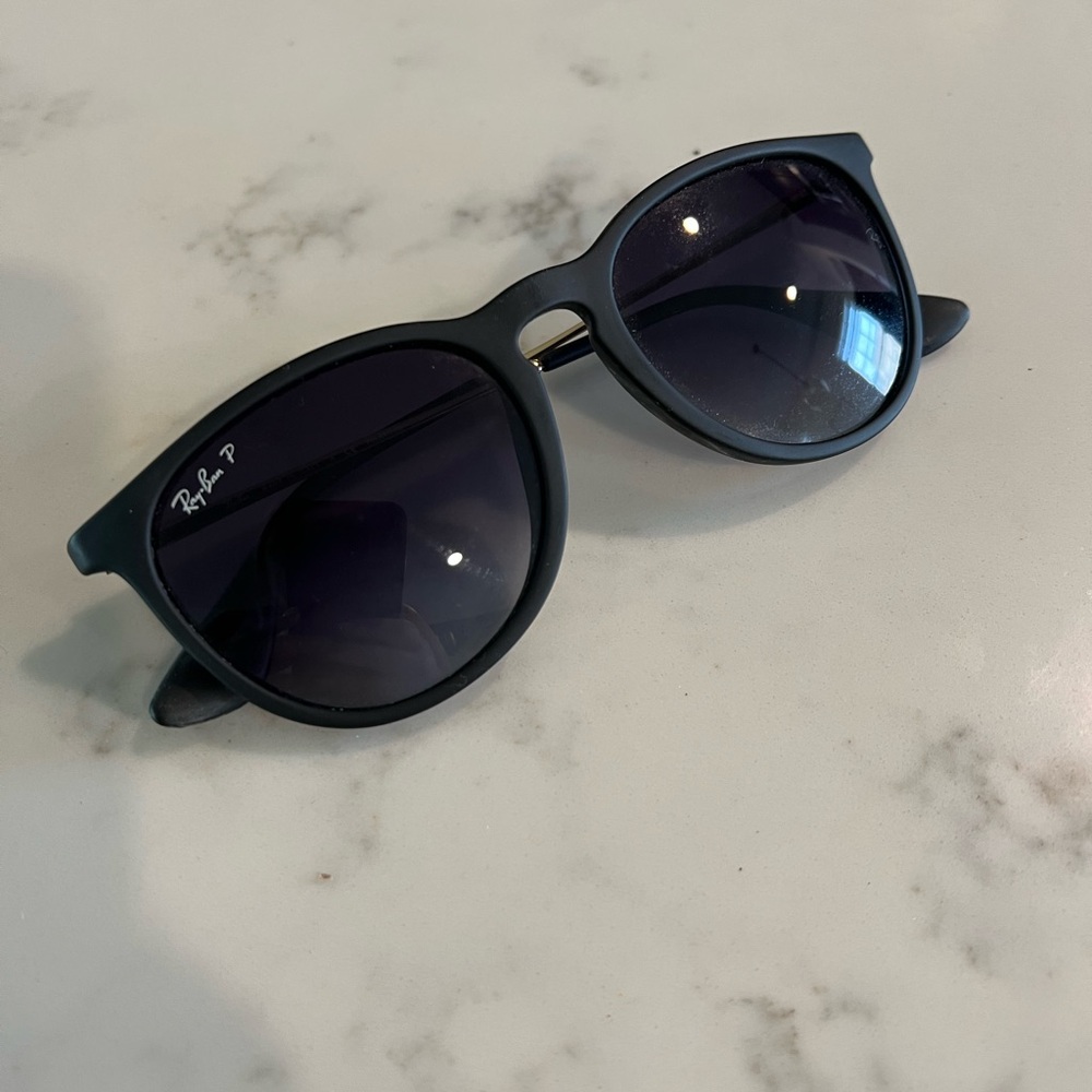 Erika Ray Ban